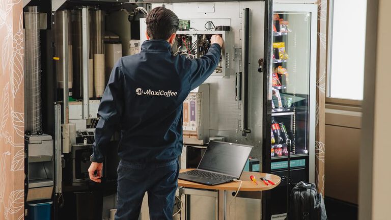 installation suivi maintenance maxicoffee business