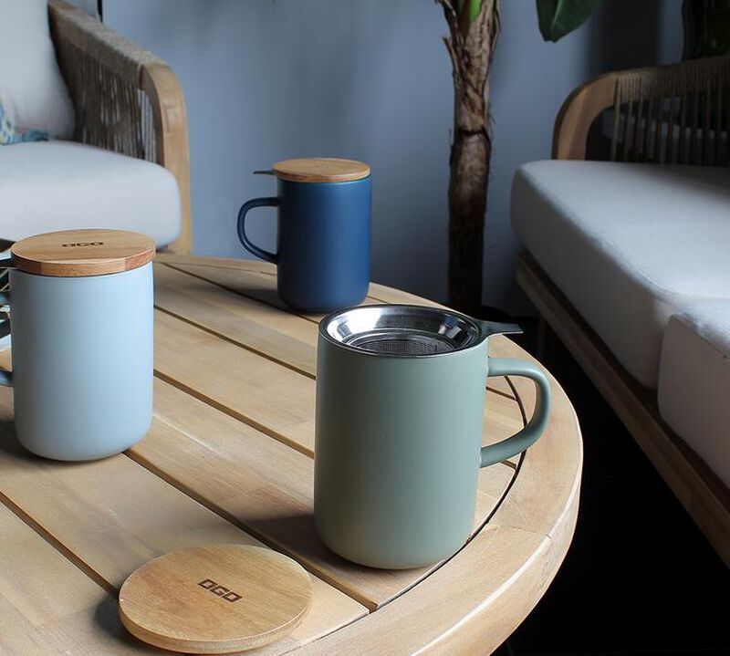 Tisani&egrave;re Juliet  Vert Amande 47,5 cl en gr&egrave;s et couvercle en acacia - OGO Living image number 1