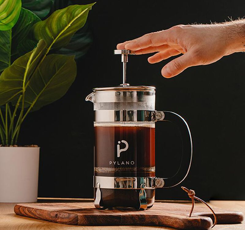 Pylano Cali 8-Cup French Press + 2 Mila Double-Wall Glasses image number 2