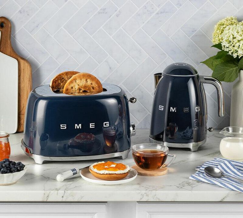 Bouilloire - KLF03NBEU 1,7 L - Ann&eacute;es 50 Bleu Marine - SMEG image number 3