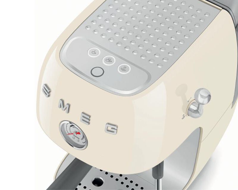 Machine expresso SMEG ECF03CREU Cr&egrave;me avec Cold brew image number 5