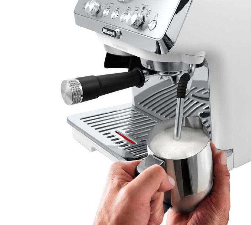 DeLonghi EC9155.W La Specialista Arte Bianca + Kit Barista image number 1