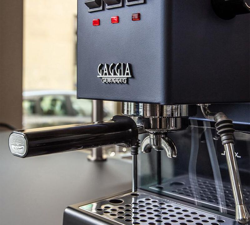 Gaggia Classic E24 Blu Macchina Espresso image number 4