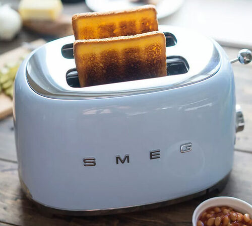 Set Petit-D&eacute;jeuner Grille-Pain TSF01PBEU et Bouilloire KLF05PBEU Bleu Azur - SMEG image number 4