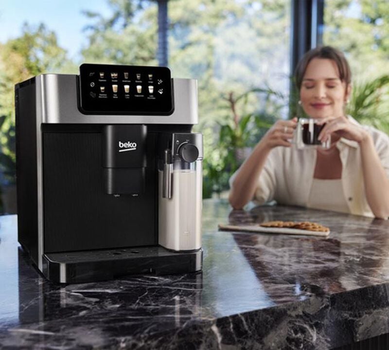 Machine &agrave; caf&eacute; automatique avec carafe &agrave; lait CEG7304X - Tr&egrave;s bon &eacute;tat image number 4