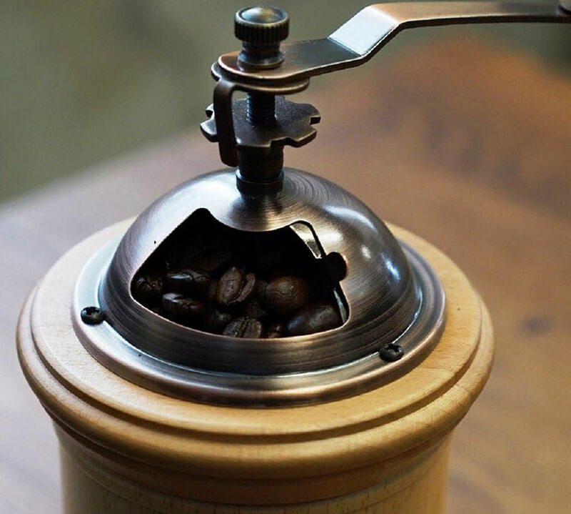 Moulin &agrave; caf&eacute; manuel HARIO Colonne CM-502C en bois image number 2