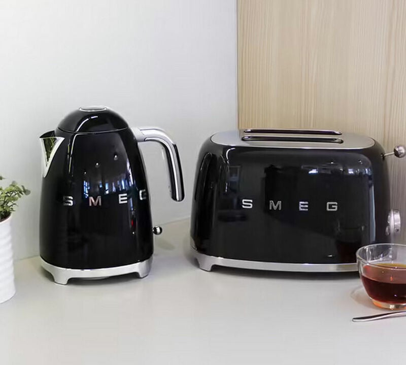 Set Petit-D&eacute;jeuner Grille-Pain TSF01BLEU et Bouilloire KLF03BLEU Noir - SMEG image number 3