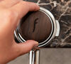 Tamper caf&eacute; FLAIR ESPRESSO bois de noyer et acier 58 mm image number 1
