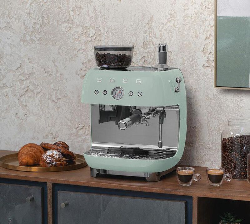 Machine expresso SMEG EGF03PGEU Vert d'eau Ann&eacute;es 50 avec moulin int&eacute;gr&eacute; image number 5