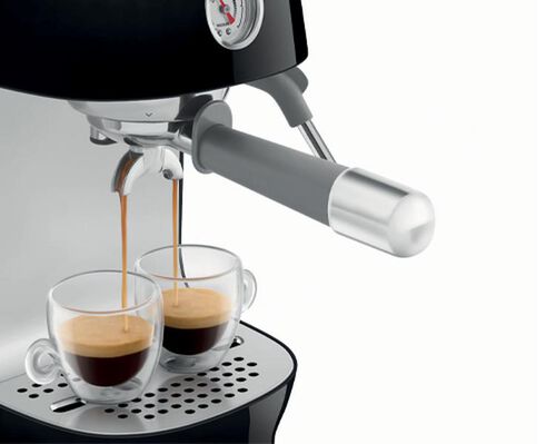 Machine expresso SMEG ECF03BLEU Noir avec Cold brew image number 3