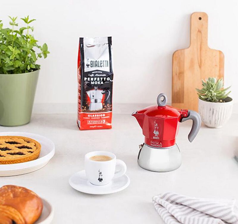 Bialetti Moka Pot Moka Induction Red - 4 cups image number 1