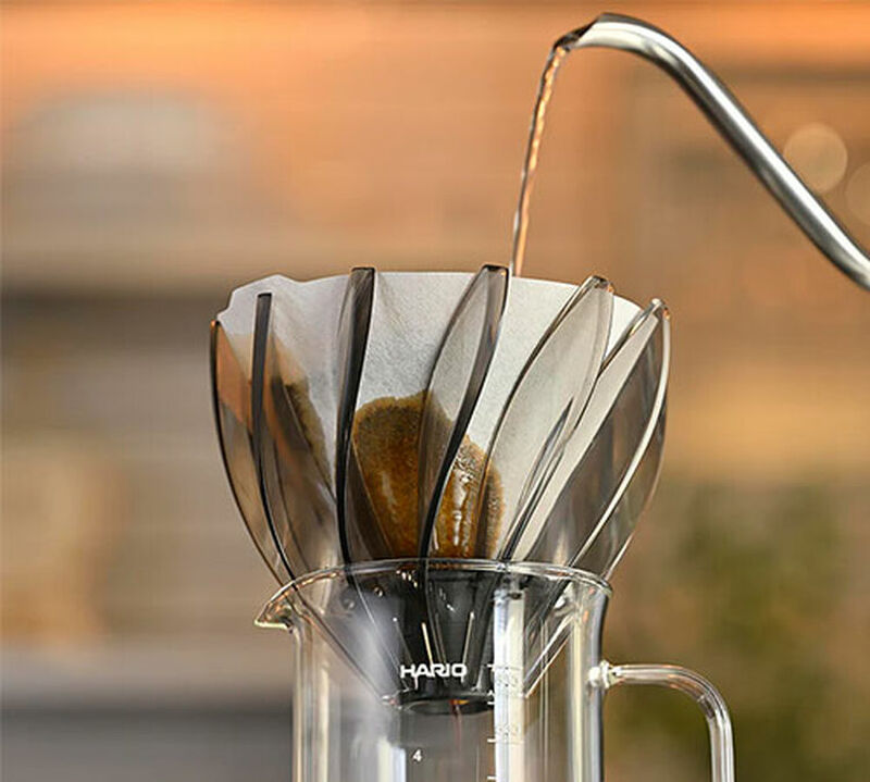 Hario V60 Dripper Suiren 02 - Black image number 4