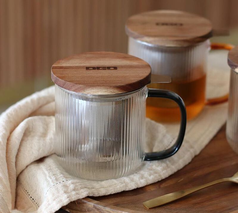 Tisani&egrave;re en verre 300 ml Gris fum&eacute; et couvercle bois acacia OGO Living image number 1