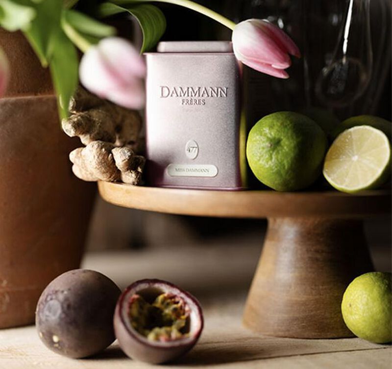 N&deg;477 'Miss Dammann' flavoured green tea - 100g loose leaf tea in tin - Dammann Fr&egrave;res image number 1