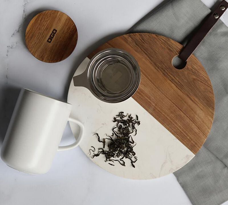 OGO Living White stoneware large tea infusing mug with wooden lid - 475ml image number 1