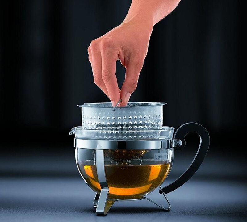 Bodum Chambord Glass Teapot with Infuser in Black - 1L image number 3