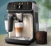 Philips Serie 5500 EP5547/90 LatteGo Nera cromata image number 6