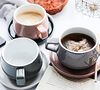 Viva Scandinavia -Tazza ceramica con piattino Hazy Blue 30 cl image number 1