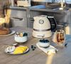 Bouilloire KitchenAid &agrave; temp&eacute;rature r&eacute;glable 5KEK1522ECA Cr&egrave;me 1,5L image number 2