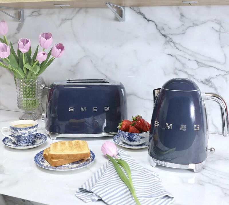 Bouilloire - KLF03NBEU 1,7 L - Ann&eacute;es 50 Bleu Marine - SMEG image number 5