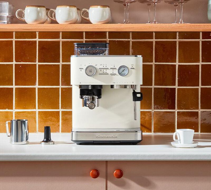 KitchenAid 5KES6551EPL Macchina semi automatica con macinacaff&egrave; Beige image number 1