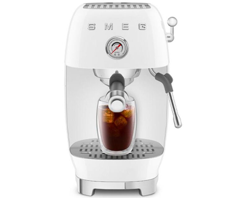 Machine expresso SMEG ECF03WHEU Blanche avec Cold brew image number 10