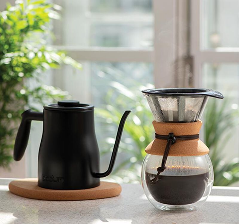 BODUM matte black traditional gooseneck kettle (all heat sources) - 1L image number 2
