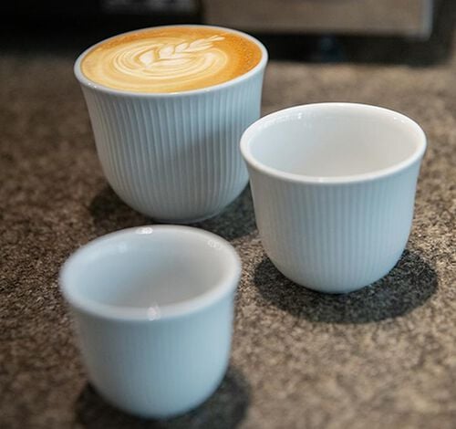 6 Tasses &agrave; caf&eacute; emboss&eacute; 150 ml bleu c&eacute;ladon - LOVERAMICS image number 2