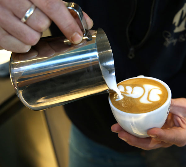 Pichet a lait incline Baristator 420 ml