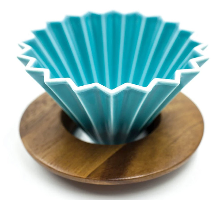 Origami Dripper M Turquoise in Porcelain Wooden Holder