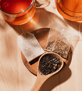 Coffret boîte de thé noir aromatisé + tisanière en verre Kusmi Tea® - Le  Cadeau Français®