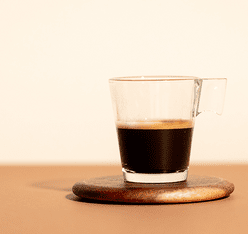 tasse de cafe réalise avec la java de bodum