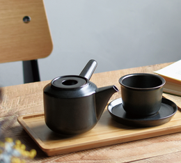 kyusu black tea pot and cups