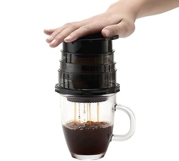 Cafflano Kompact portable coffee maker in black