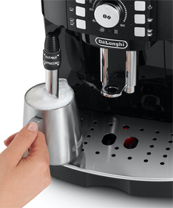 Machine a cafe a grain DeLonghi Magnifica Smart ECAM 22.127.b offre cafe