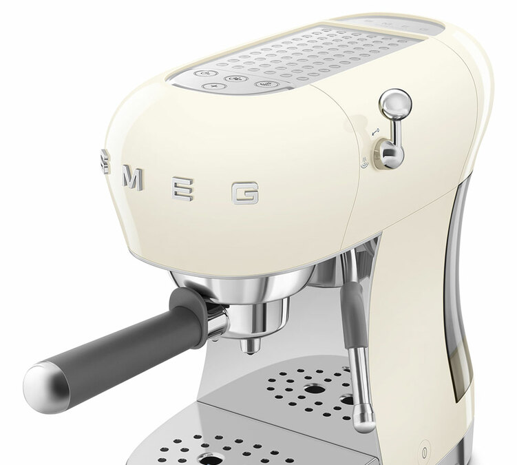 SMEG crème ECF02CREU machine à café avec percolateur