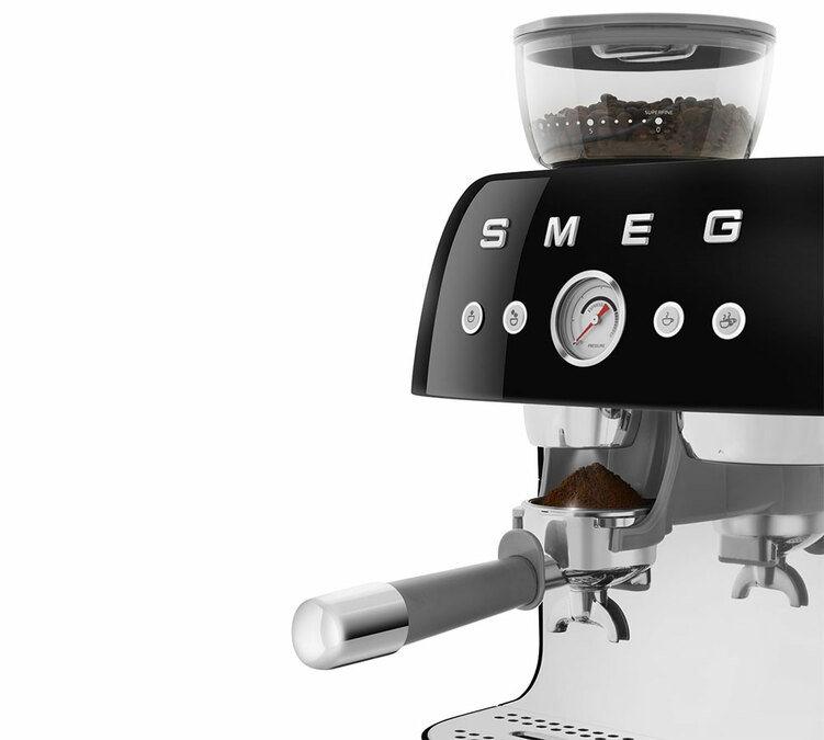 machine à café expresso SMEG EGF03BLEU Noire