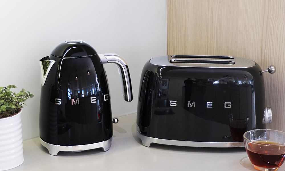 Bouilloire SMEG Noire