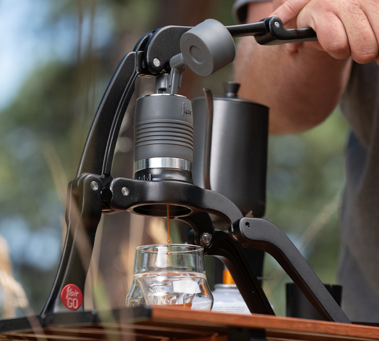 Flair Espresso GO black manual lever espresso machine with pressure gauge