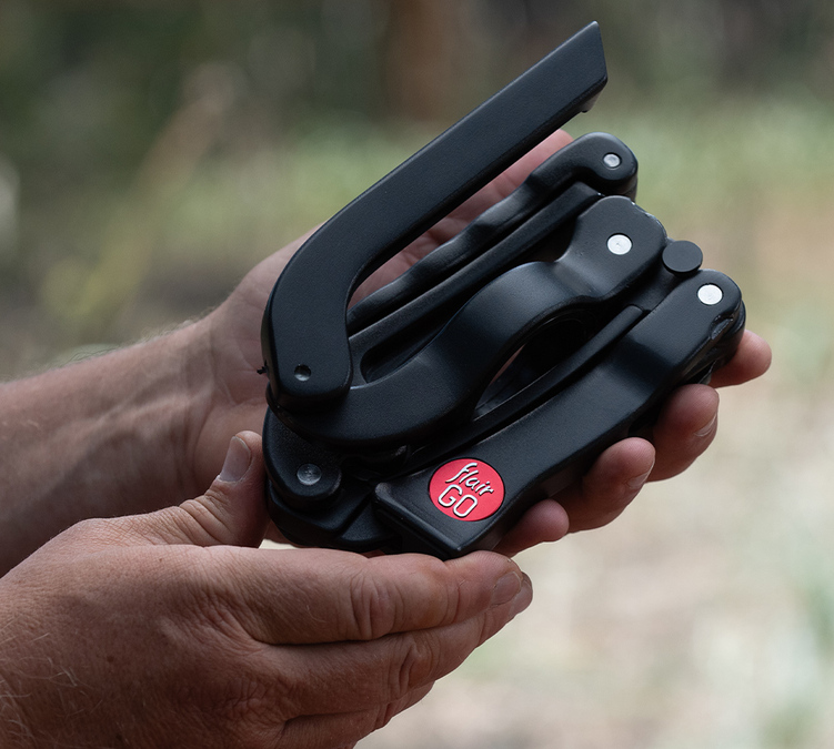 FLAIR ESPRESSO GO black manual lever espresso machine