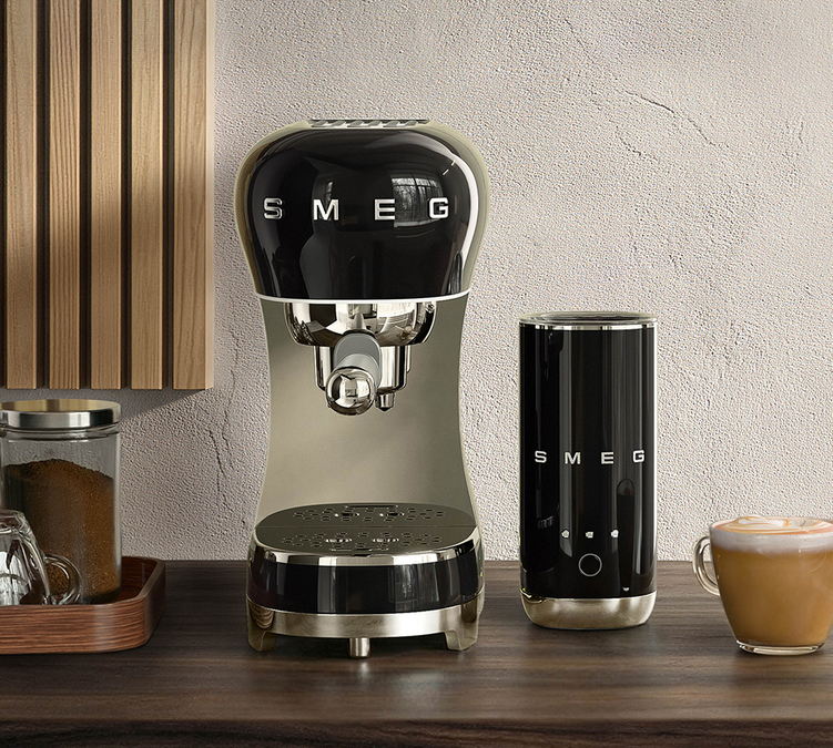 Machine expresso SMEG crème ECF00BLEU Années 50