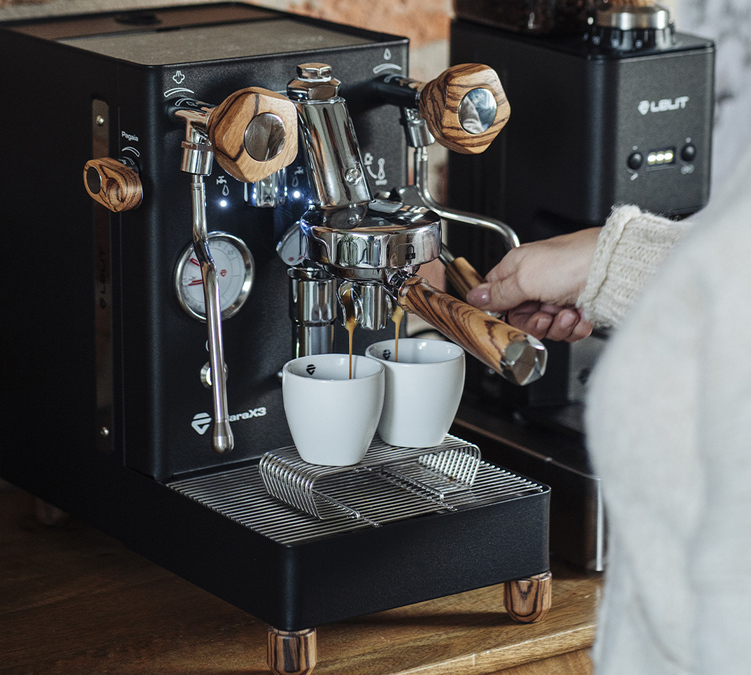 Machine &agrave; caf&eacute; avec percolateur LELIT MaraX3 PL62X3 noir