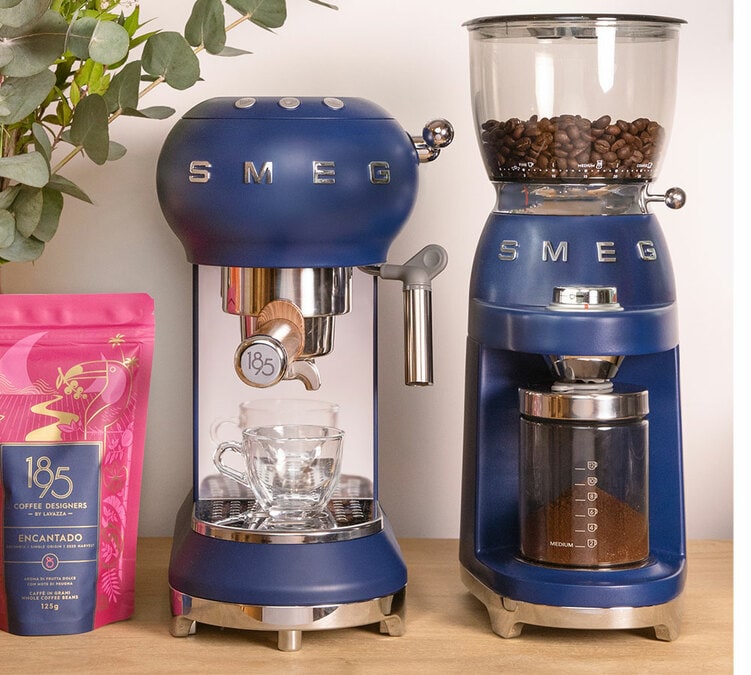 Lavazza et Smeg s'associent pour créer une nouvelle machine à café