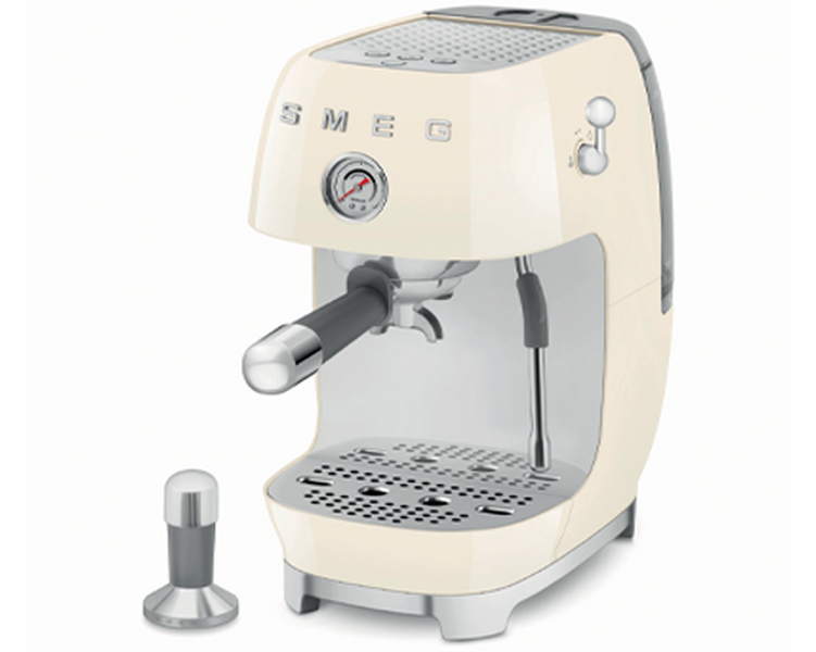machine expresso smeg ecf03 creme avec tamper et cold brew