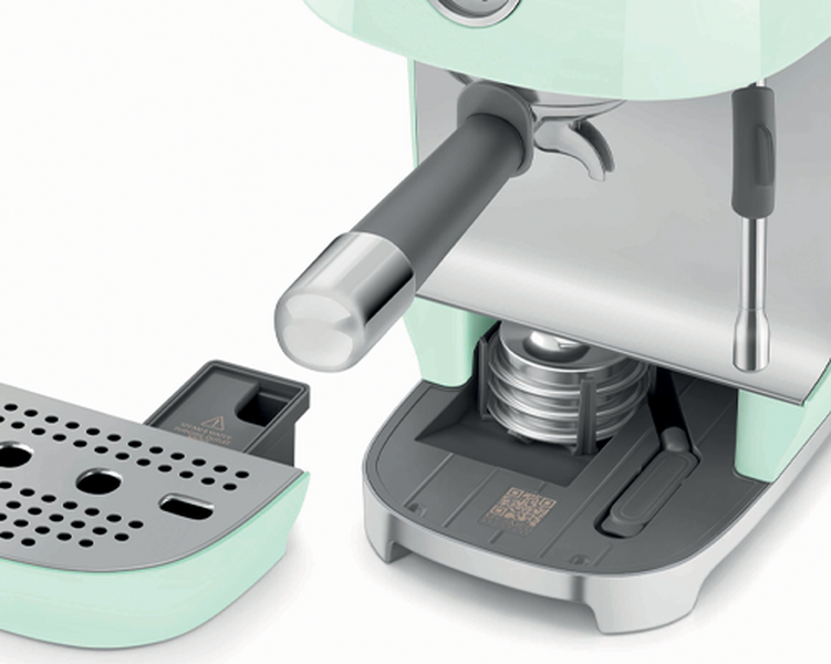 rangement accessoires machine expresso smeg ECF03 vert