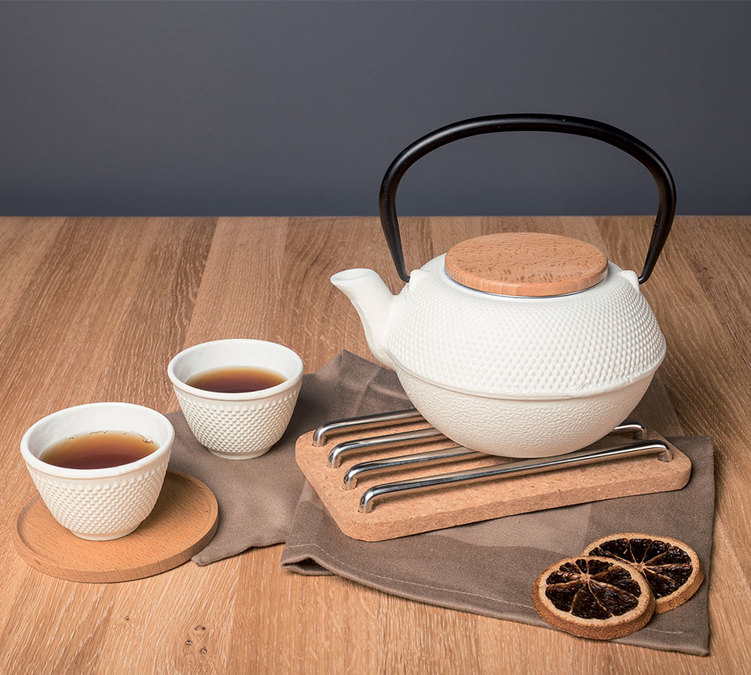 OGO Living 1.2L White cast iron teapot with infuser & wooden lid + Free tea