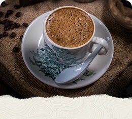 cafe en grain aromatise vanille moka ethiopie tasse avec crema marron persistante