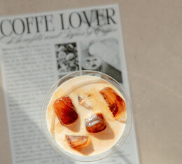 Espresso et cappuccino réalisés avec les cafés en grain Sunny Roast et Summer Blend MaxiCoffee