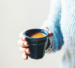 expresso cafe en grain degustation par une personne