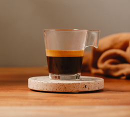 cafe en grain fraichement avec machine a grain la semeuse